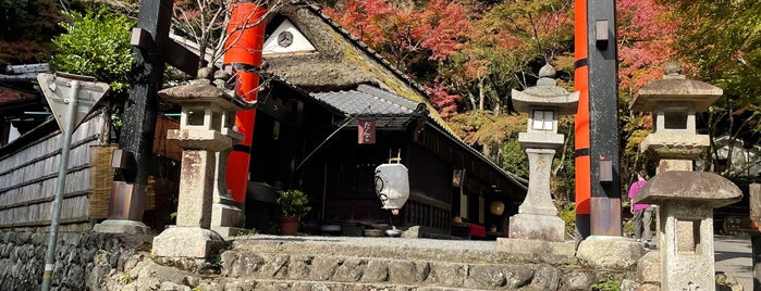 愛宕神社 一の鳥居 is one of Tempat yang Disukai Thomas.