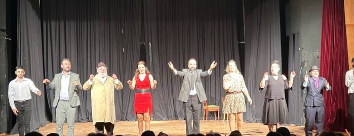 Dört Mevsim Tiyatro Sahnesi is one of Şule'nin Beğendiği Mekanlar.