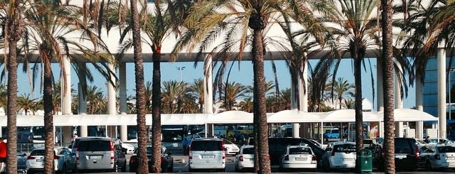 Aeropuerto de Palma de Mallorca (PMI) is one of Куда летают самолеты из Казани?.