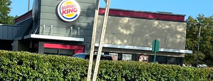 Burger King is one of Daee'さんのお気に入りスポット.