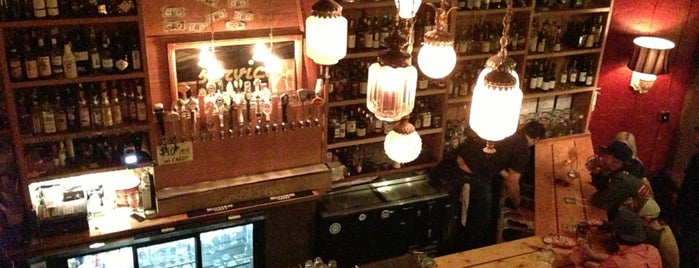 Hillside Bar is one of Mattさんの保存済みスポット.