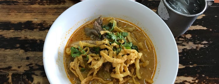 Khao Soi Mae Sai is one of Christineさんのお気に入りスポット.