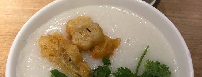 Crystal Jade Kitchen 翡翠小厨 is one of Food Hangouts.