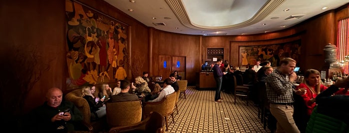 Roosevelt Hotel Bar is one of NOLA.
