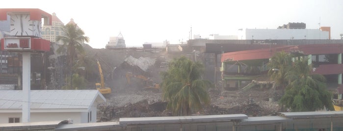 Halte TransJakarta Central Senen is one of Pernah kesini.