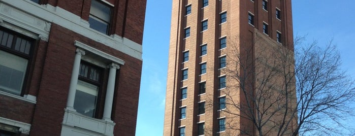 Nichols Tower is one of CHItown.