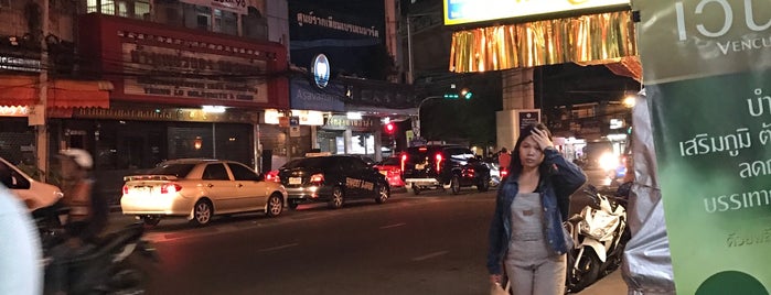 Thong Lo Junction is one of TH-BKK-Intersection-temp2.