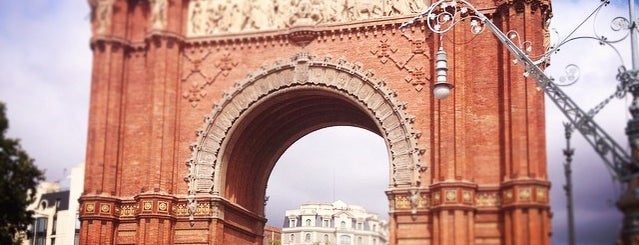 Arc de Triomphe is one of Barcelona_Sightseeing.