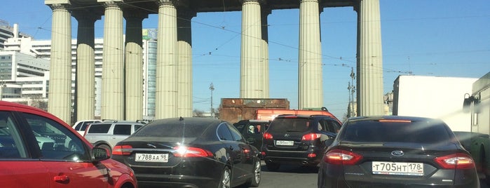 Московские ворота is one of SPb must visit.