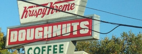Krispy Kreme Doughnuts is one of Lugares favoritos de Amy.