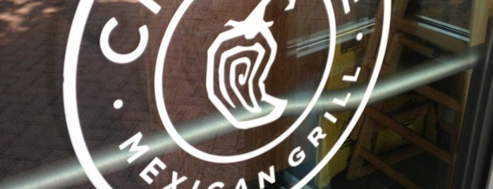 Chipotle Mexican Grill is one of Tempat yang Disukai Andrew Vino50 Wines.