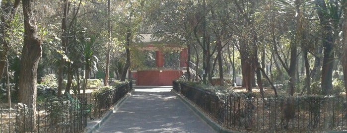 Parque Revolución is one of Atracciones culturales.