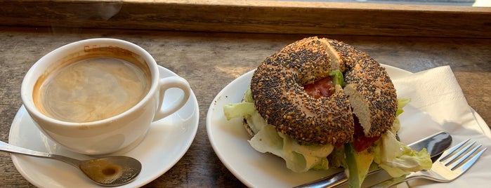 DELI STAR Bagel & Coffee is one of Want to eat in Munich.