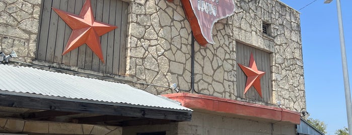 Grady's Bar-B-Q is one of Must-visit BBQ Joints in San Antonio.
