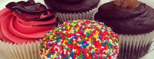 Yummy Cupcakes is one of Posti che sono piaciuti a Barış.