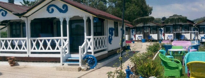 Blu Brezza Butik Otel Beach Club is one of Lugares guardados de Serbay.