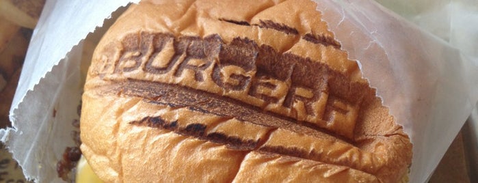 BurgerFi is one of Orte, die Erika gefallen.