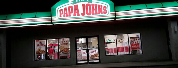 Papa John's Pizza is one of Debbie's Saved Places.