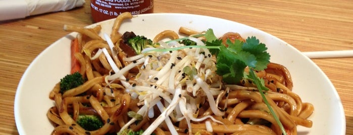 Noodles & Company is one of Harperさんのお気に入りスポット.