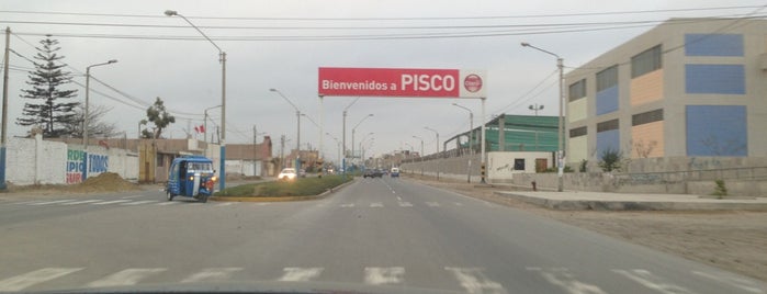 Pisco is one of Perú.