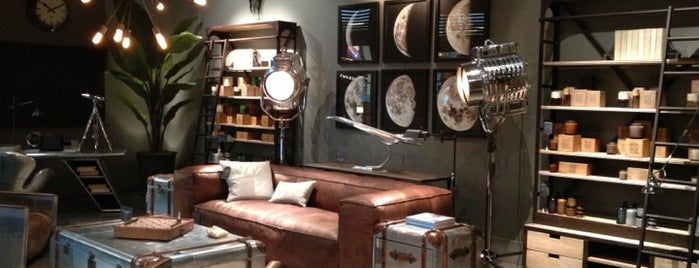 Restoration Hardware is one of benさんのお気に入りスポット.