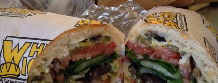 Which Wich Superior Sandwiches is one of Lugares favoritos de Steven.