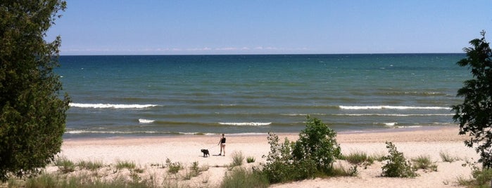 Algoma Beach is one of Rew’s Liked Places.