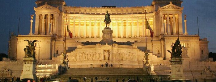 Piazza Venezia is one of Suko un yeri.