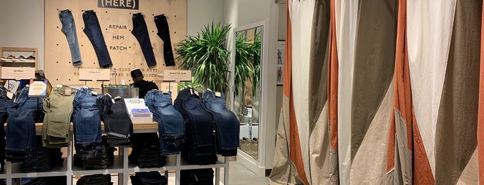 Madewell Men's is one of Williamsburg Clothes Shopping.