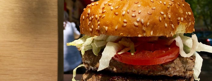 Upper Burger Grill is one of Bu-buh-Berlin Baby.