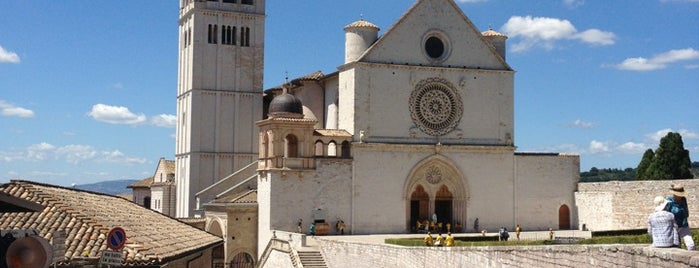 Basilica di San Francesco is one of Neapol.