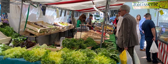 Marché d'Auteuil is one of Must-visit Magasins alimentaires in Paris.
