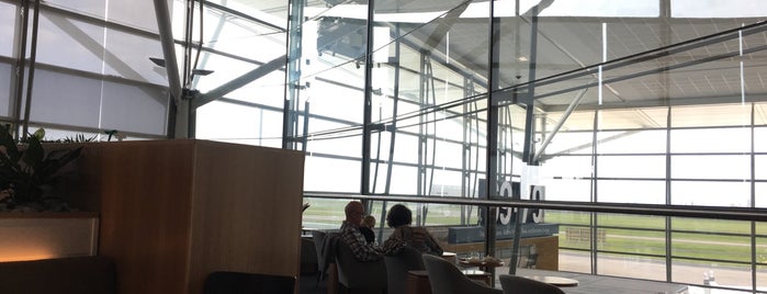 Qantas Business Lounge is one of Oneworld Lounges.