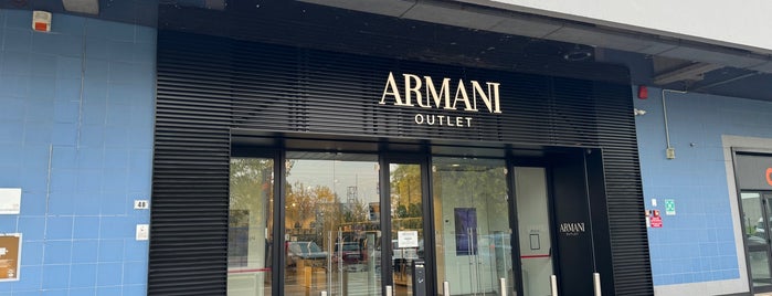 Armani Outlet is one of Аутлеты.