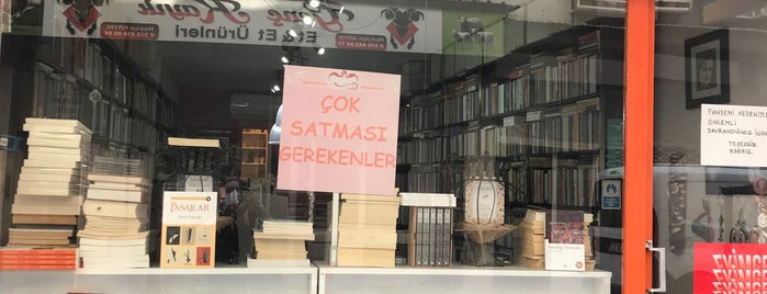 Yerdeniz Kitapçısı is one of İzmir Favorileri.