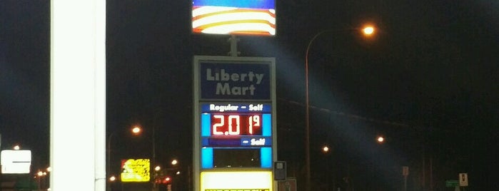 Liberty Gas Station is one of Lugares favoritos de Richard.