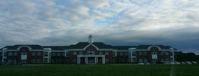 Old State Elementary School is one of Matthewさんのお気に入りスポット.