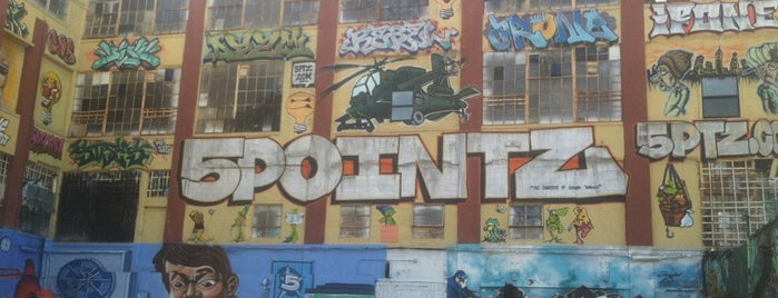 5 Pointz is one of Queens.