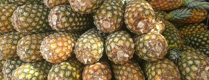 Samuk Frutas is one of Lugares favoritos de Atila.