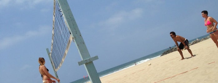 Venice Beach Volleyball Courts is one of Lieux qui ont plu à Valerie.