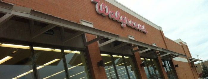 Walgreens is one of Lugares favoritos de Joan.