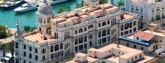 Edificio Carbonell is one of Alicante Architecture.