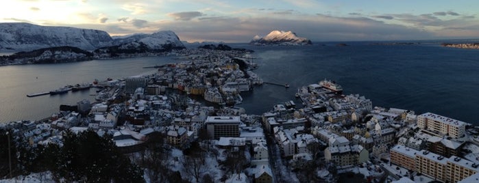 Ålesund is one of Only clouds move the stars.