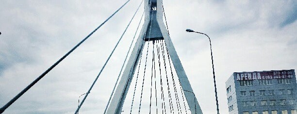 Bolshoy Obukhovsky Bridge (Cable-stayed bridge) is one of สถานที่ที่ Polina ถูกใจ.
