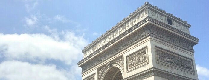 Триумфальная арка is one of Paris.