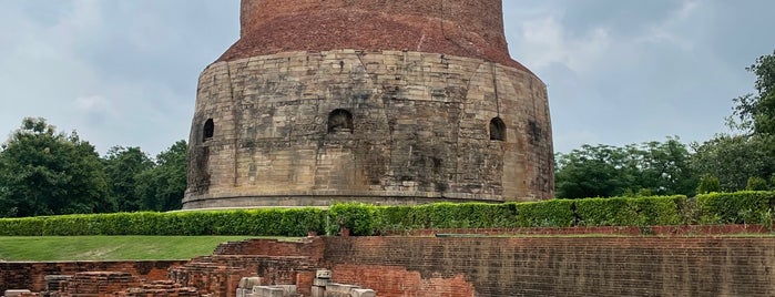 Dhamek Stupa is one of India plan.