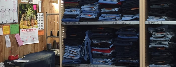 Dejour Jeans is one of สถานที่ที่ Keira ถูกใจ.
