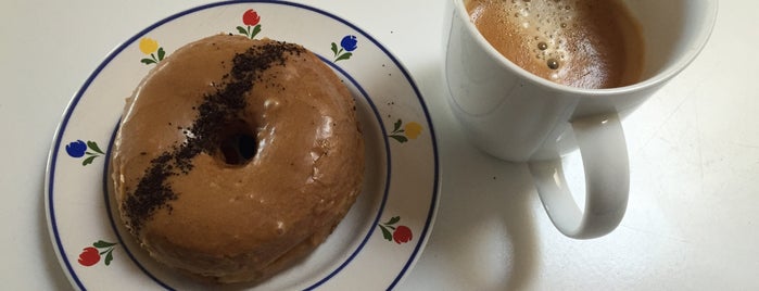 Blackbird Doughnuts is one of Boston Area: Fast Eats & Drinks, Food Shops, Cafés.