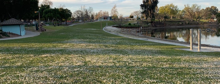 Almaden Lake Park is one of activities for kids.