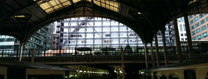 Estación de Londres Liverpool Street (LST) is one of Lugares favoritos de Plwm.
